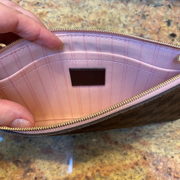 ✨SOLD✨Louis Vuitton DE Neverfull MM pouch - Picture 10 of 16